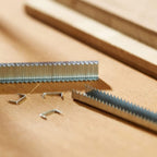 Grapas T50 #504 Arrow – 1/4″ leg × 3/8″ crown, caja de 1 250 pzs (Serie T50 Heavy-Duty)