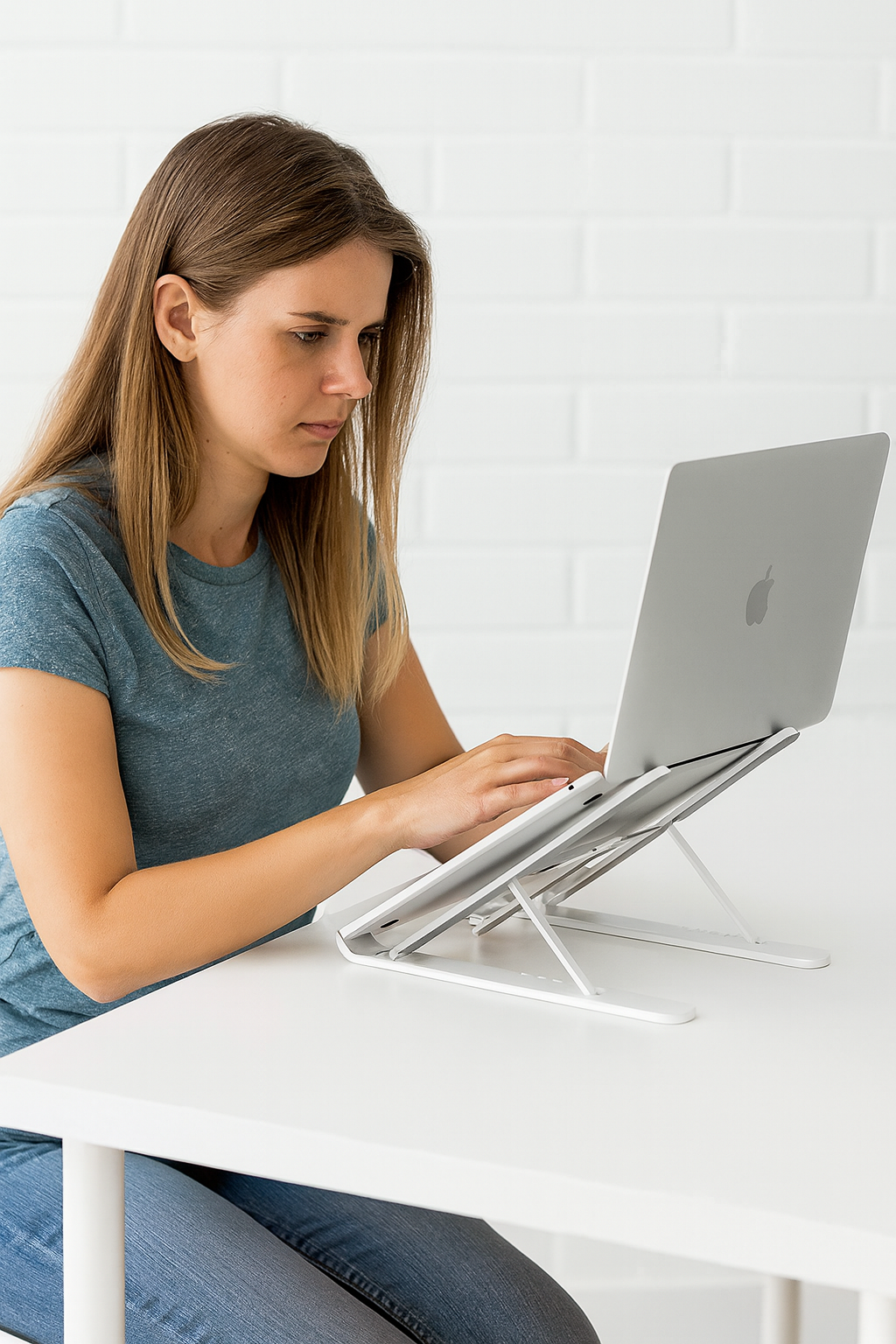 Base Soporte para Laptop Plegable Portátil y Ajustable – Ergonómico