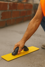 Flota Tipo Magnesio 16” CELTA – Herramienta Profesional para Acabados en Concreto y Construcción